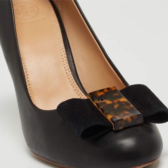 Tory Burch Shoes - TORY BURCH black leather and suede tortoise bow chase pumps
